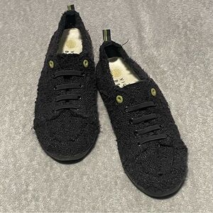 Vionic beach pismo boucle sneakers size 10 black